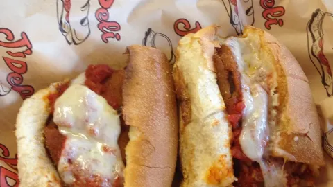 J's Delicatessen in 史密斯菲爾德