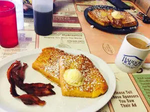 Lewis' Family Restaurant