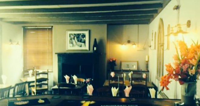 Neuadd Fawr Arms