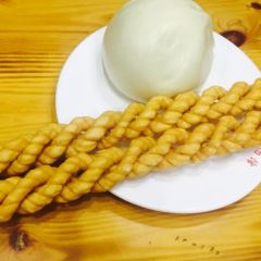 LV GU TE SE YANG YAN User Photo