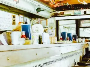 Shirley Airport Diner