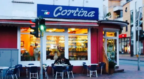 Cortina Eiscafe