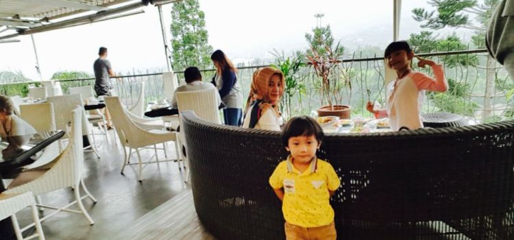 Sky Garden Resto & Lounge