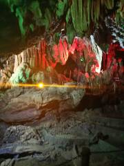 Wanzhou Xiyou Cave