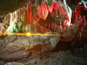 Wanzhou Xiyou Cave