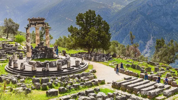 Excursion d'une journée à Delphes et Arachova au départ d'Athènes | Aller-retour depuis Athènes | Plusieurs forfaits disponibles