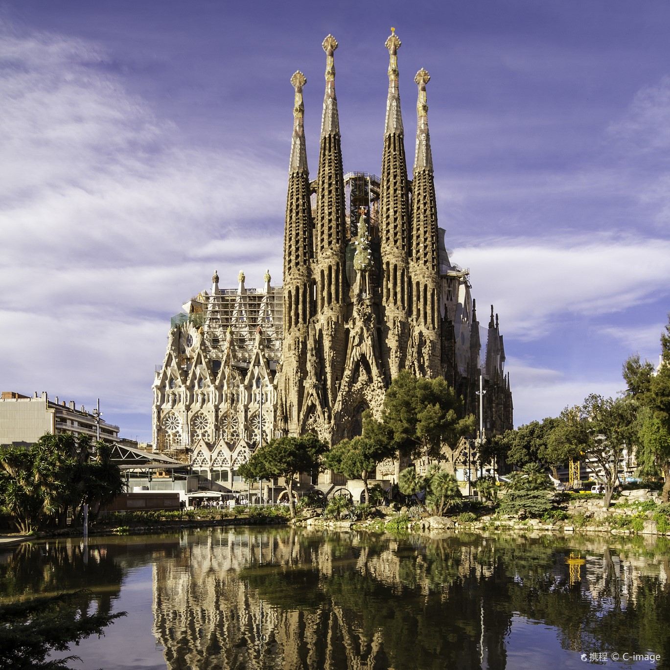 ทัวร์ 1 วัน ซากราดาฟามีเลีย บาร์เซโลนา [ไกด์ภาษาอังกฤษ/สเปน + เข้าชมแบบไม่ต้องรอคิว]