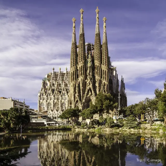 Gaudí Architecture Tour in Barcelona