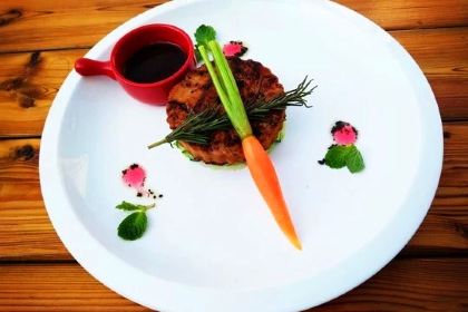 LianHua Ge ChaYi Vegetarian Restaurant