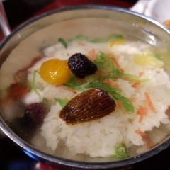 丁莲芳(衣裳街总店) User Photo