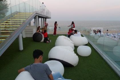 I Sea Bar And Restaurant