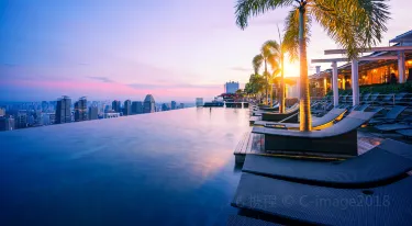 Rooftop Infinity Pool