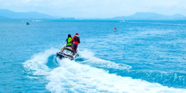 三亞水上電單車