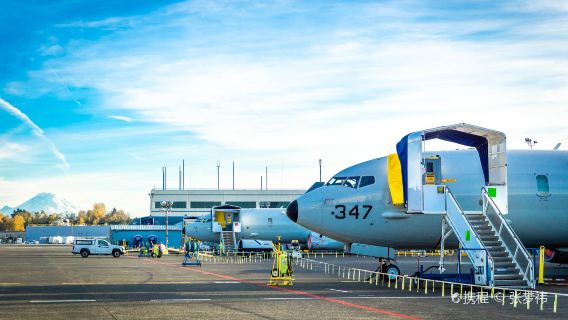 1-Day Seattle City Tour: Future of Flight - Space Needle - Pike Place Market