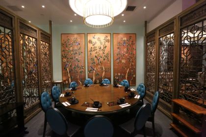 Dainty Hotpot & BBQ Buffet