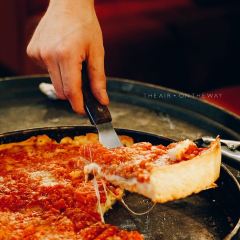 Lou Malnati's Pizzeria User Photo