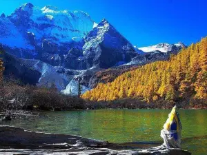 Popular Fall Viewing Attractions in Luding
