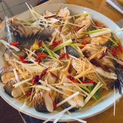 鲲鹏居特色饭店(铁锅炖店) User Photo