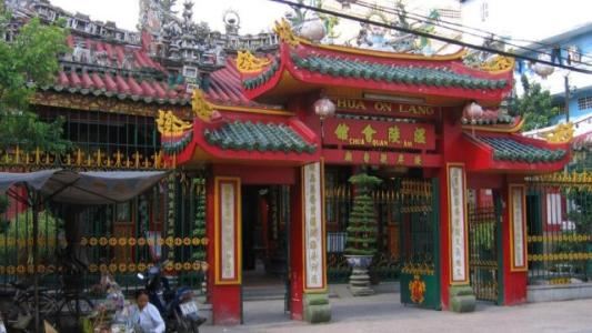 Quan Am Pagoda
