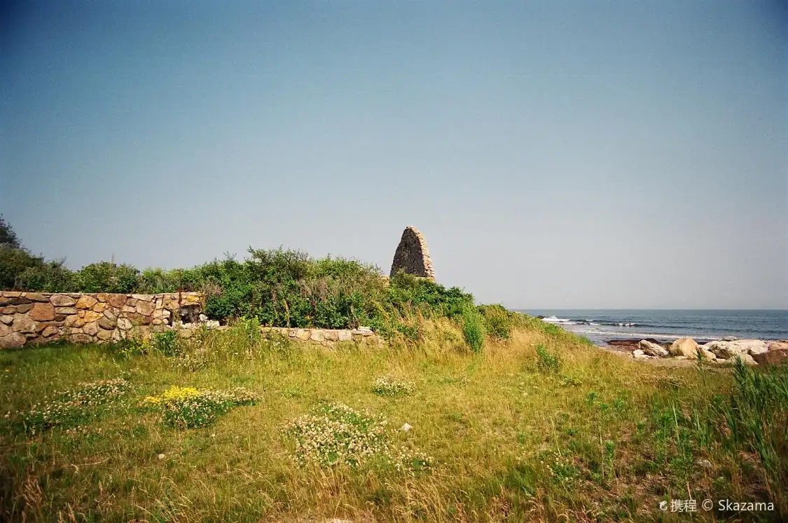 Hotels near Black Point Trailhead