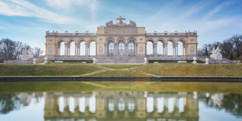 維也納金色大廳+霍夫堡+維也納國家歌劇院+莫扎特紀念像一日遊