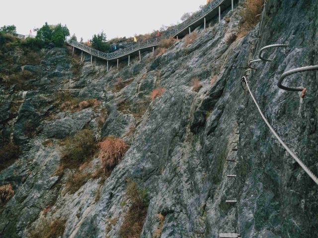 Jiangnan Ice Caves — Shizi Viewing Area