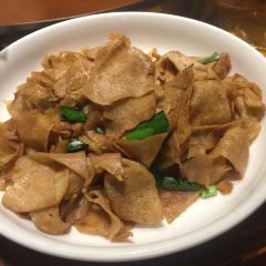 Qilinxiaoyuan (anpinglu) User Photo