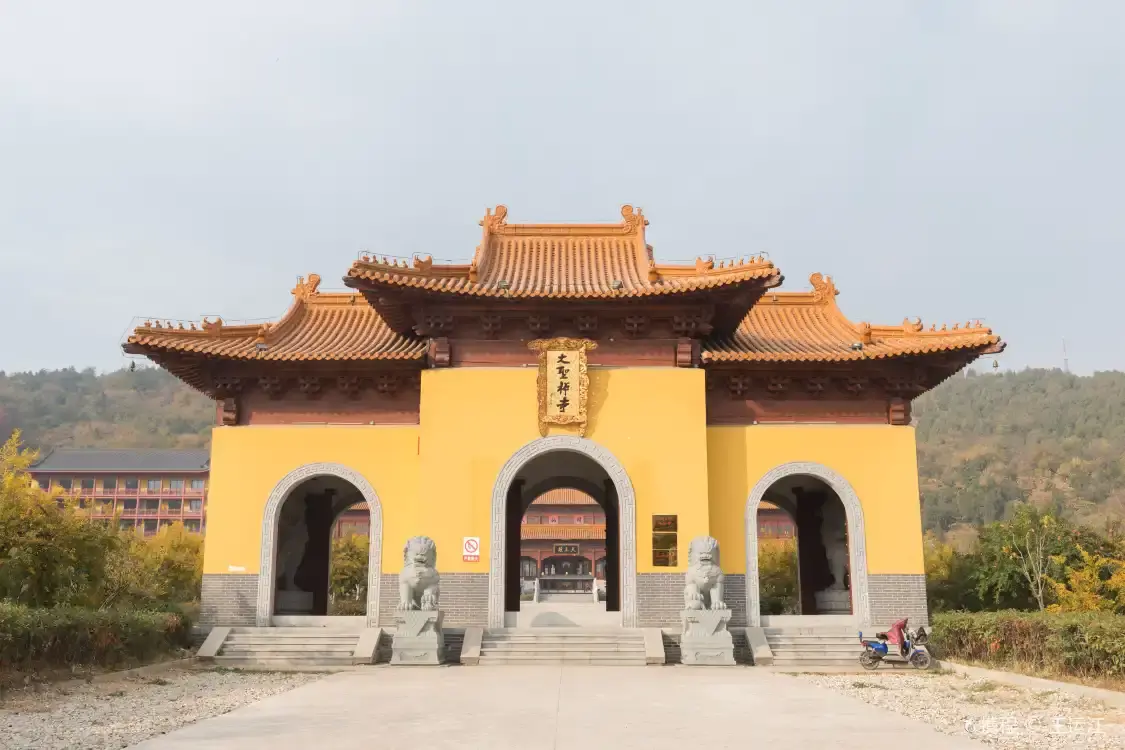 Hotels near Dasheng Temple