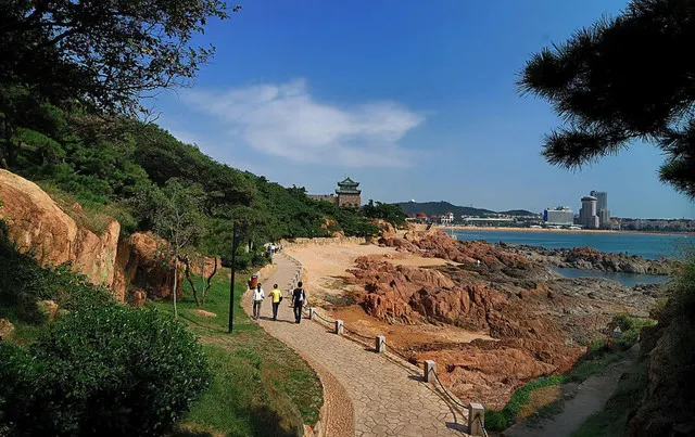 A Good Place to Take A Walk and See The Sea: Recommended in Qingdao City Park