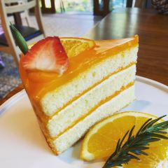 Chom Cafe and Restaurant User Photo