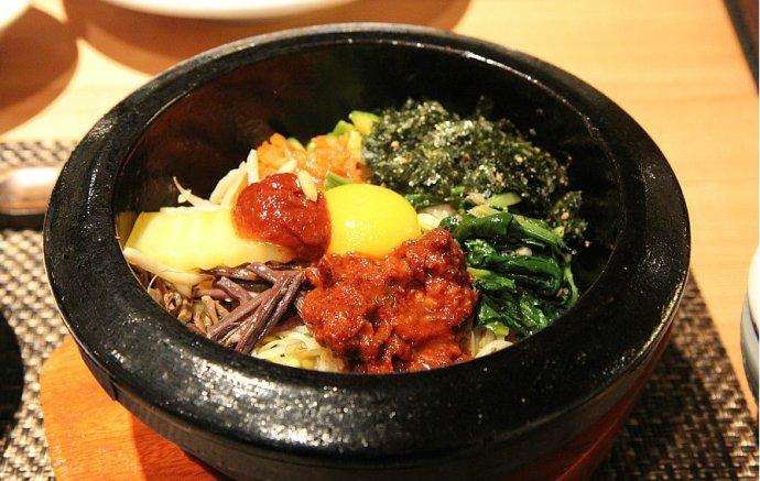 Jeonju Yuhalmeoni Bibimbap