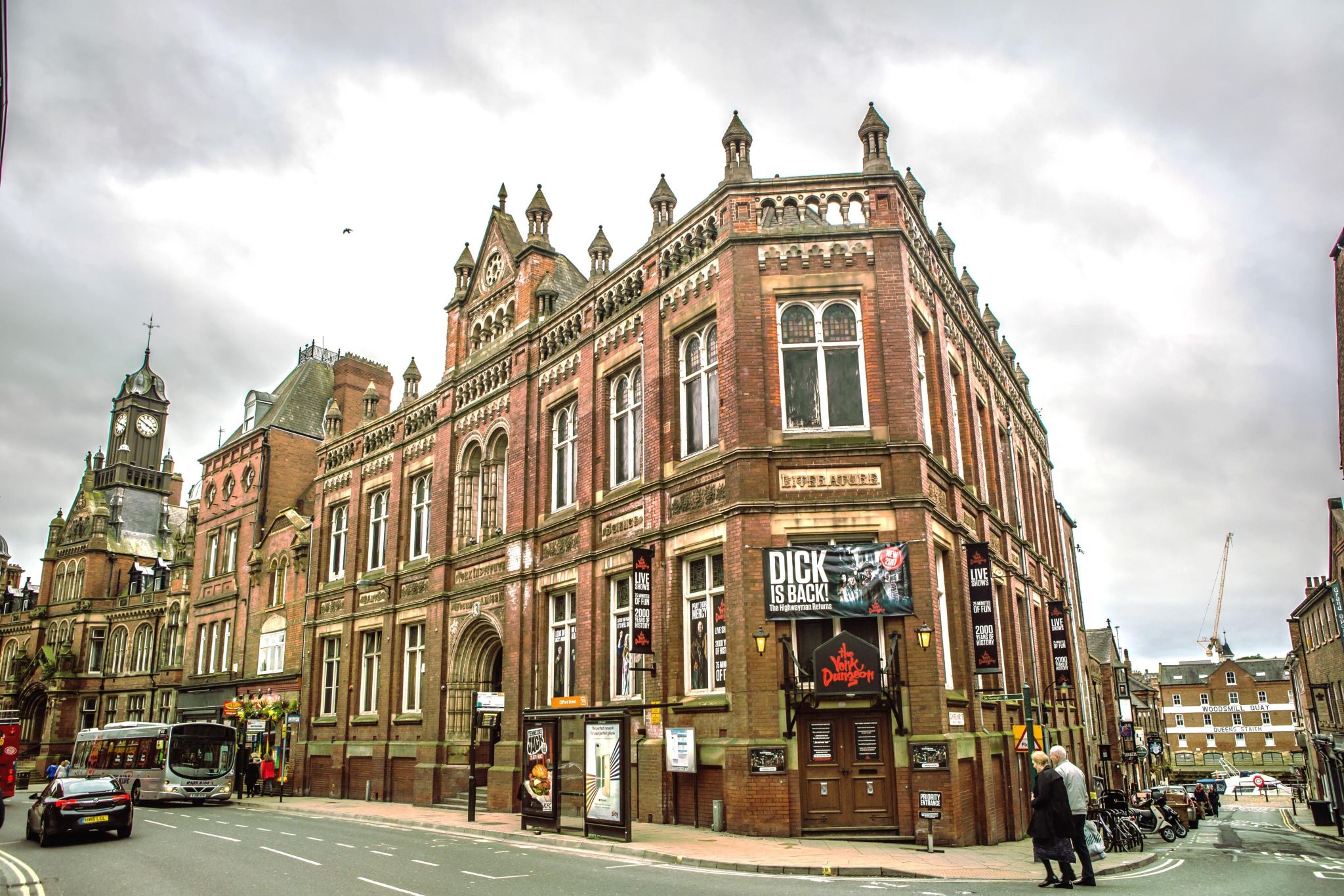 York Minster + Chatsworth House + York City Walls + The York Dungeon + Shambles