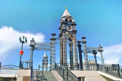 Central Bridge