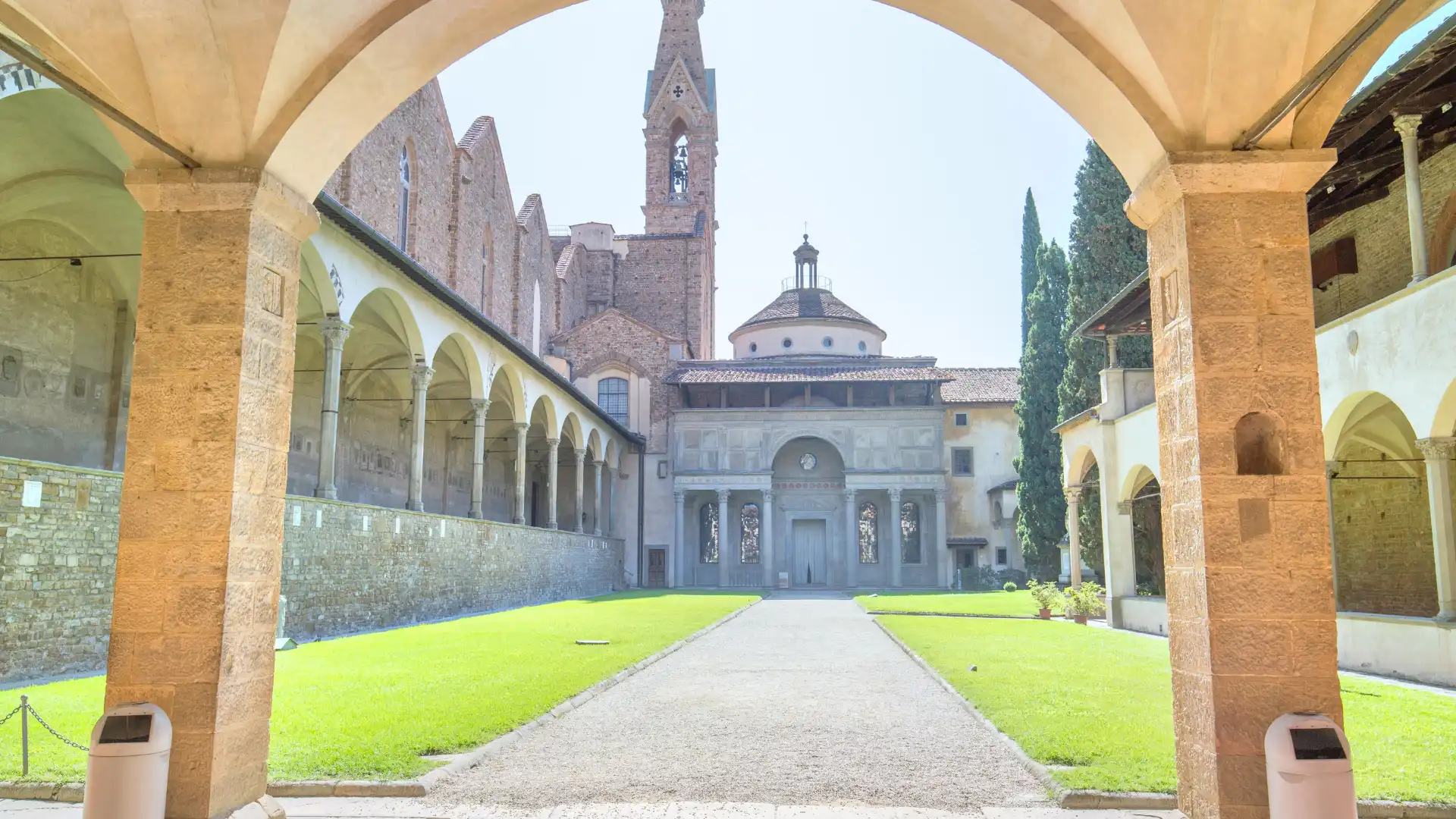 Hotels near Pazzi Chapel