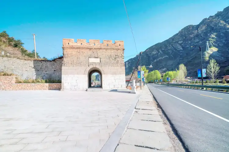 Hotels near Baishikou Great Wall
