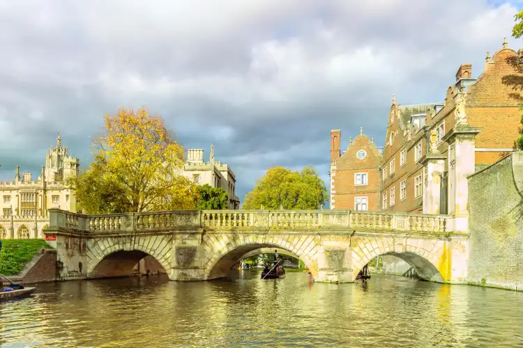 Hotels near Kitchen Bridge, St John's College