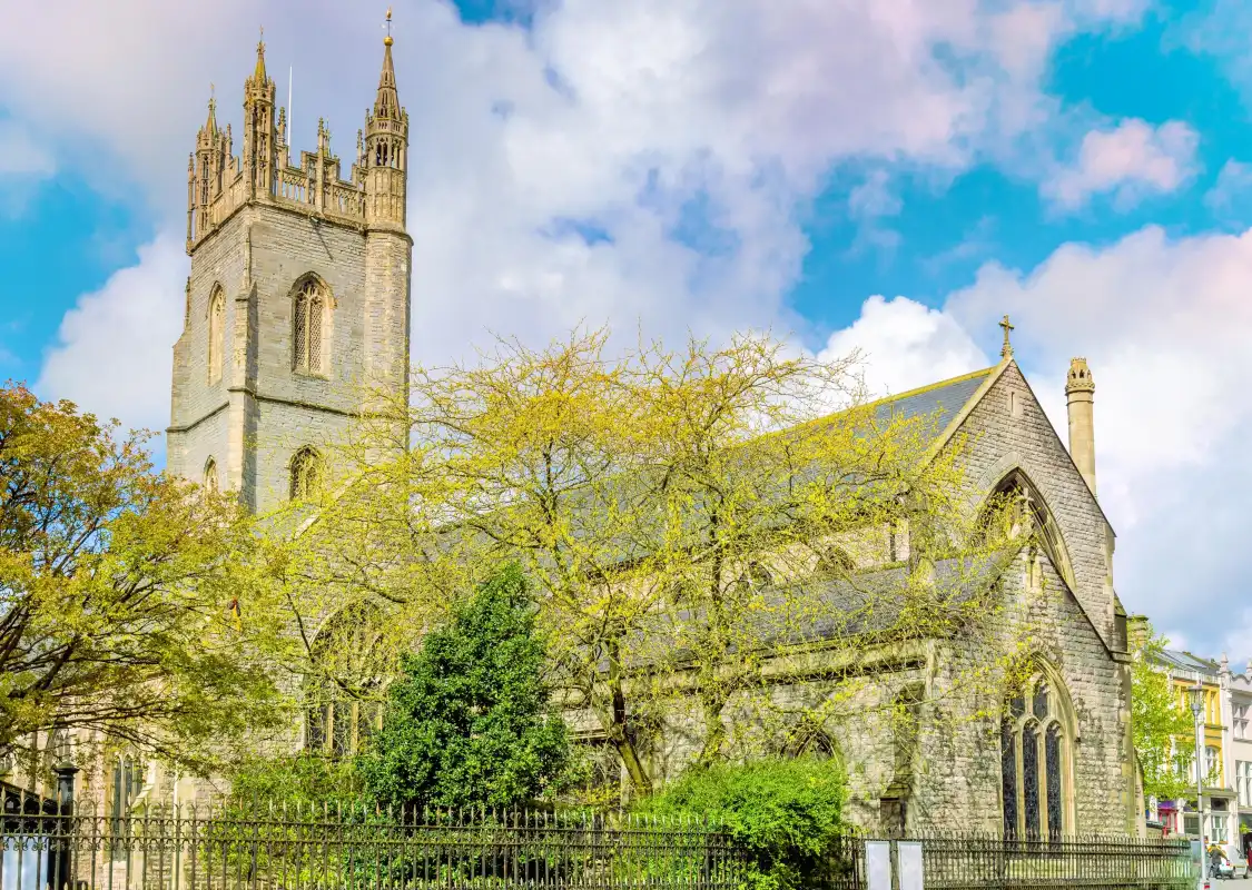 Отели рядом с достопримечательностью «St. John The Baptist City Parish Church»