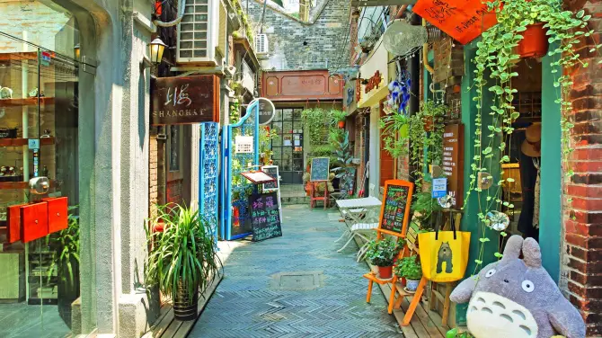 7️⃣ Tianzifang – Tempat wisata di Shanghai