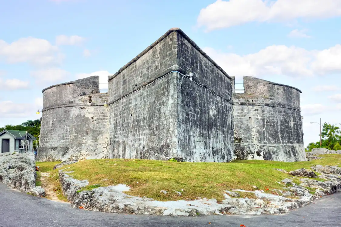 Hotels near Fort Fincastle