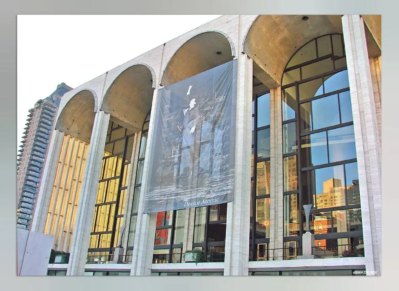 Hotels near Metropolitan Opera House