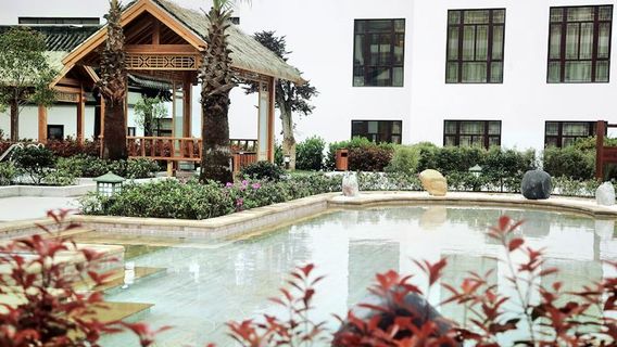 Tiantai Hot Spring Villa