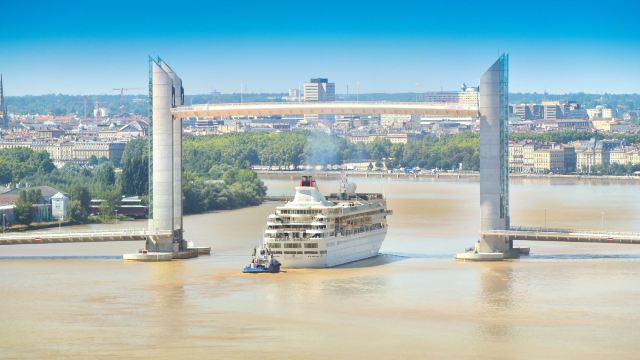 Jacques Chaban-Delmas Bridge