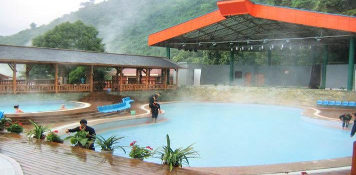 Luojishan Hot Spring Mountain Villa