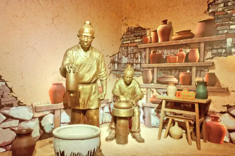 Hotels near Wuyishan Museum