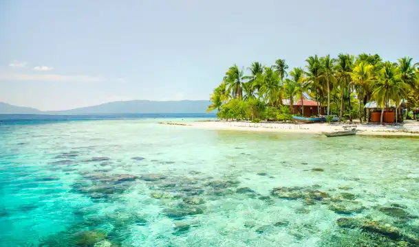 鄰近珊瑚島的酒店