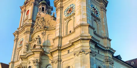 列支敦士登郵票博物館+聖加倫卡佩爾修道院圖書館一日遊酒店出發