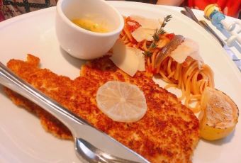 Khema Pasteur User Photo