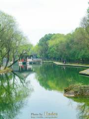 Озеро Чжун