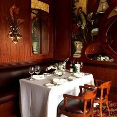 Maxim's DE PARIS User Photo