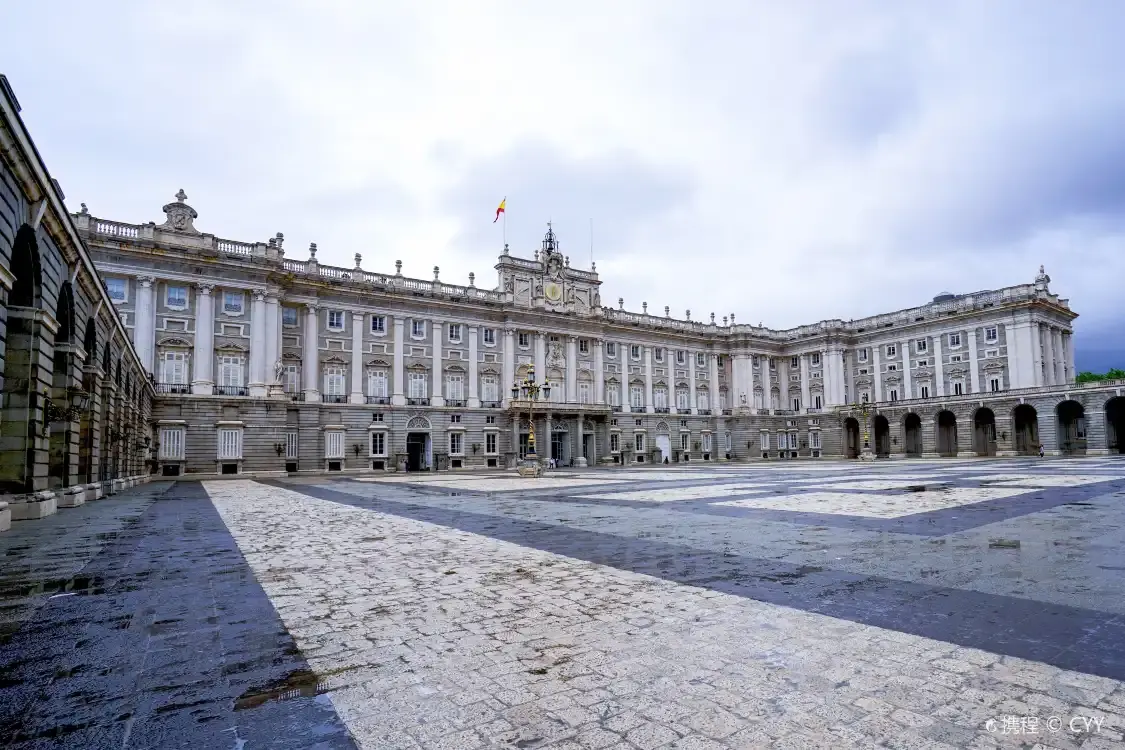 Hotels near Royal Palace of Madrid